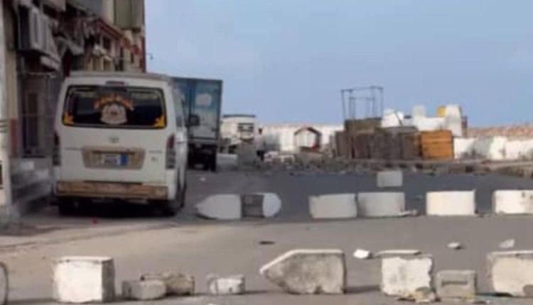 المكلا-احتجاجات-الكهرباء-تقطع-الشوارع-3-1130×580
